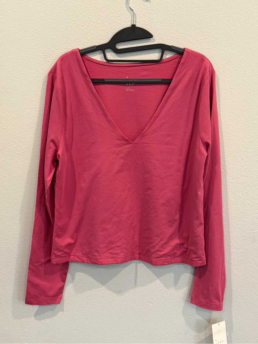 A New Day Women’s V-Neck Long Sleeve T-Shirt Pink Size L Cotton Stretch Cropped